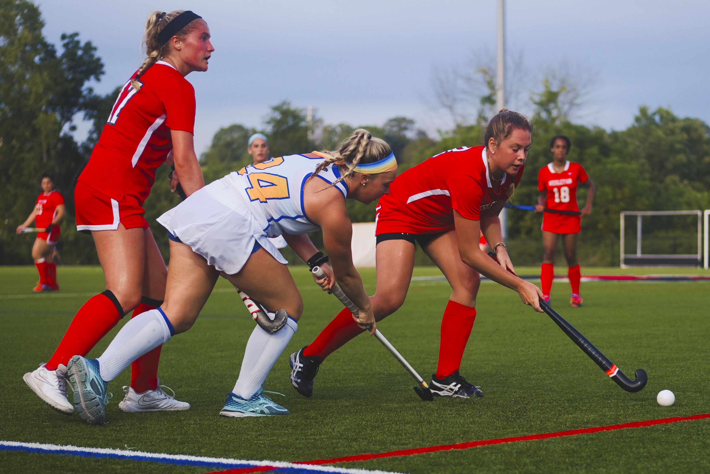 The Wesleyan Argus Field Hockey Splits Weekend Matchups, Picks up Win