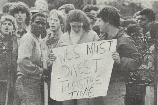 Student protestors outside Russell House on April 13, 1985. Originally published in The Argus on April 13, 1985. c/o Shane Sureck '83